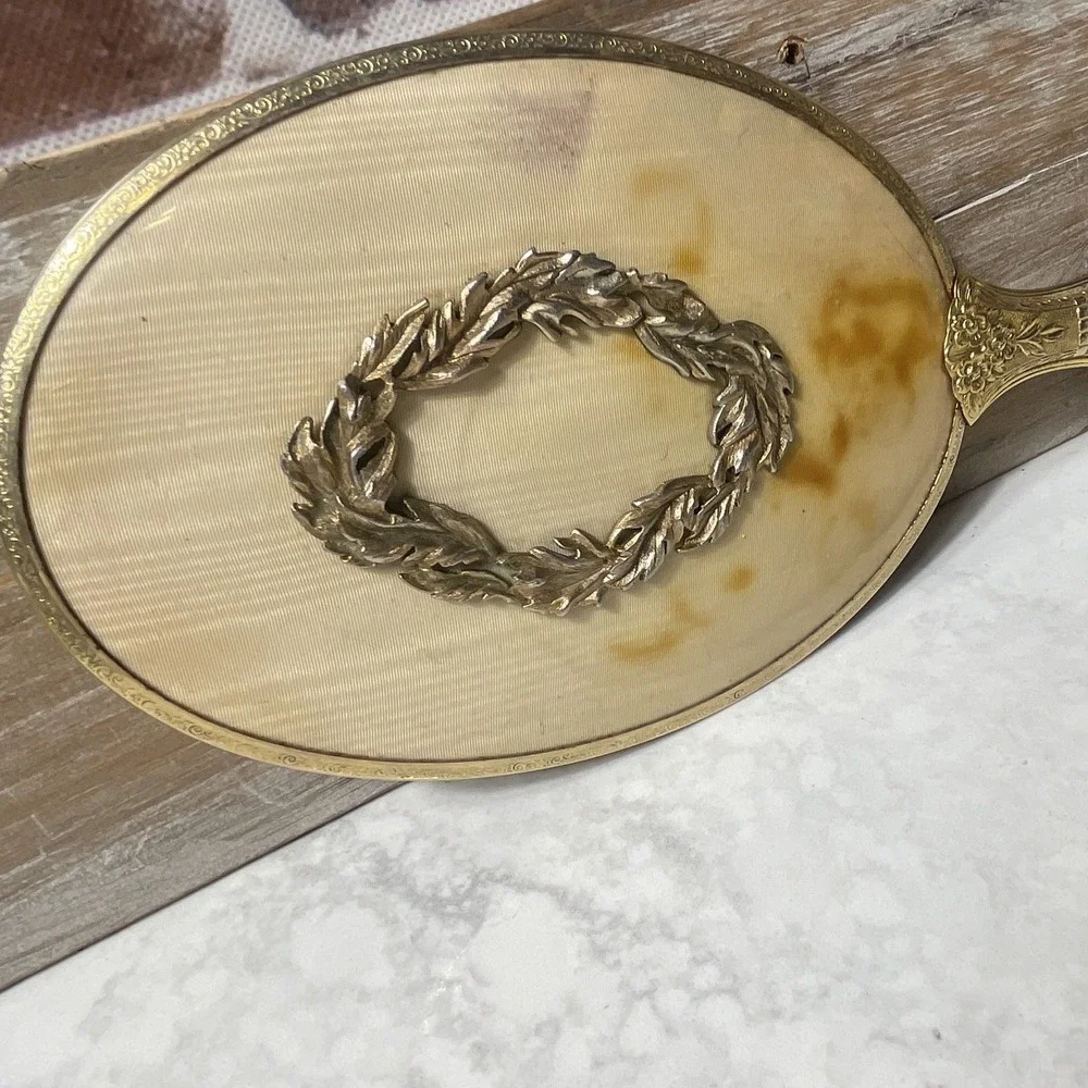 N/A gold tone